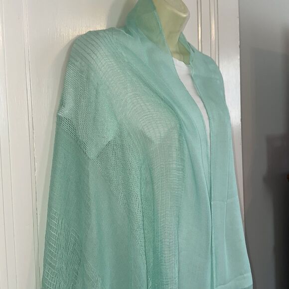 Michael Stars mint green polyester/viscose loose weave shawl or wrap - Picture 5 of 9